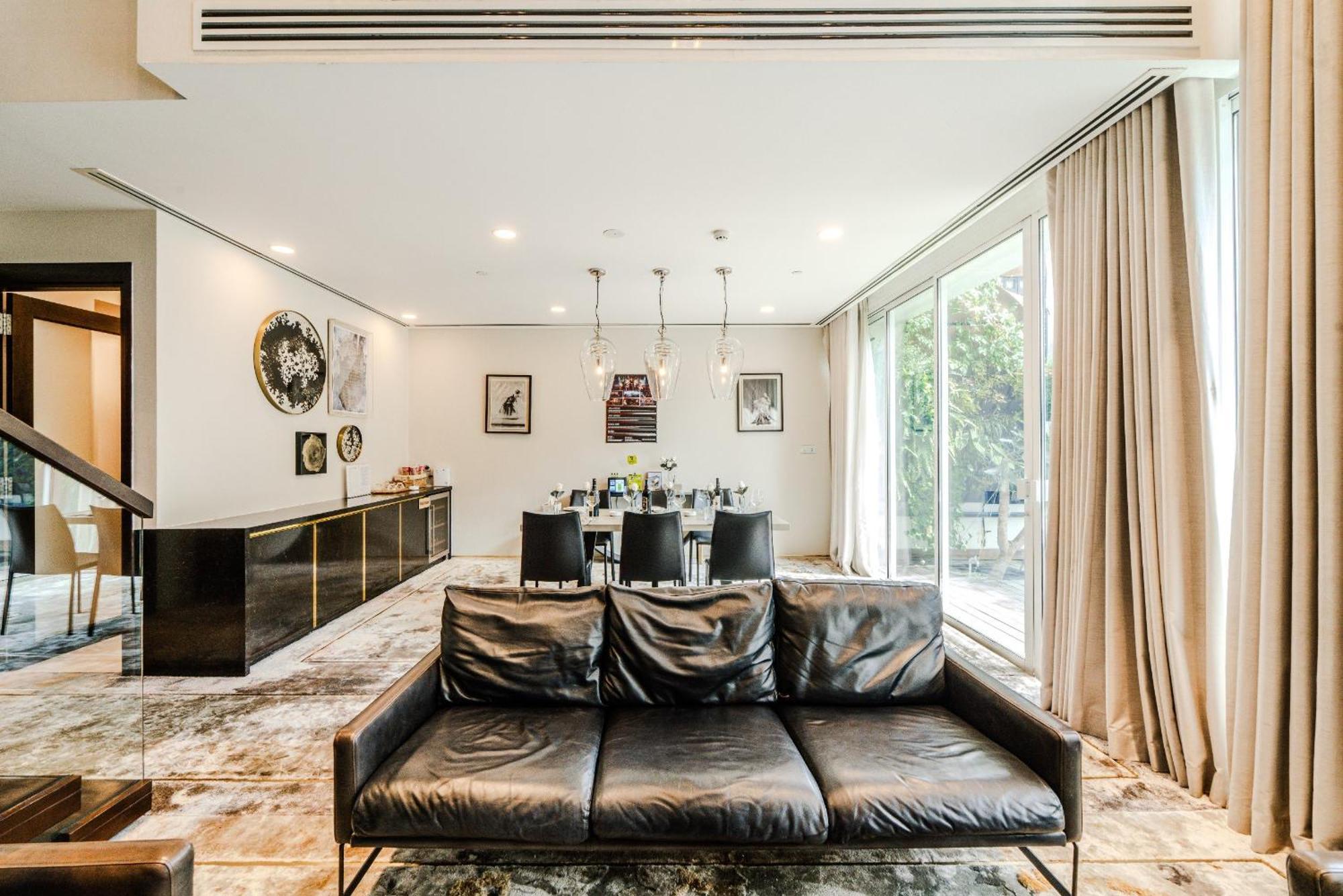 Serenity Saigon Sky Villas - Free One Way Airport Shuttle โฮจิมินห์ซิตี้ ภายนอก รูปภาพ